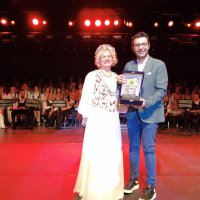 Açıkhava'da sahne kadınların 