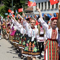 ‘Altın Karagöz’le Bursa'dan dünyaya barış mesajı 