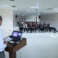 Stajyerler oryantasyon eğitiminde 