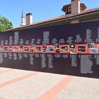 Şehitlikte duygusal anma 