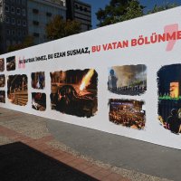 Şehitlikte duygusal anma 