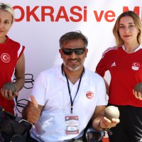 Şampiyon kardeşler meydana çıktı 