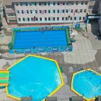 Tatil köyü değil, okul bahçesi 