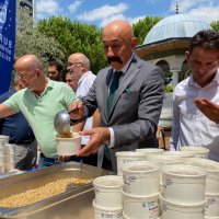 Büyükşehir’den 10 bin kişiye aşure ikramı 