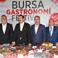 Hisarcıklıoğlu’na ‘Bursa hizmet nişanı’ 