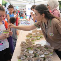 Çocuklar okul için moral depoladı 