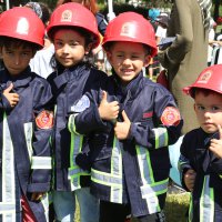 Çocuklar okul için moral depoladı 