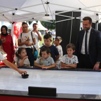 Çocuklar okul için moral depoladı 