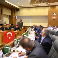 Puşide-i siyah meclis kürsüsünde 