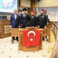 Puşide-i siyah meclis kürsüsünde 