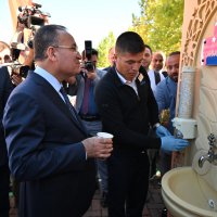Bakan Bozdağ, çorbayı çeşmeden içti 