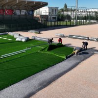 Futbol sahaları yenileniyor 
