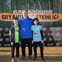 Oryantiring turnuvasında zamana karşı yarış 