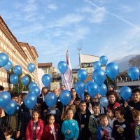 Mavi balonlar ‘diyabet için’ gökyüzünde  