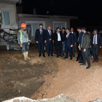 Büyükşehir gece gündüz sahada 