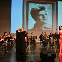 'Sanat Güneşi' şarkılarıyla anıldı 