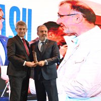 BUSİAD’ın büyük ödülü Büyükşehir’e 
