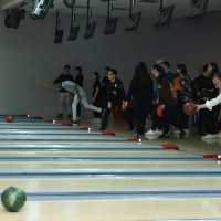 Liseliler bowlingle stres atıyor 