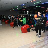 Liseliler bowlingle stres atıyor 