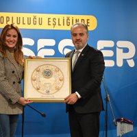 Yurdun ünlüleri, yurtta kalan gençlerle buluşuyor 