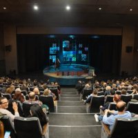 Büyükşehir tiyatrosu, İzmir’e ‘misafir’ oldu 