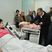 Başkan Aktaş, yeni yıla 2023'ün ilk bebeğiyle girdi 