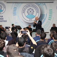 Her gencin bir şarkısı olmalı 