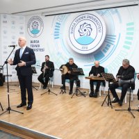 Her gencin bir şarkısı olmalı 