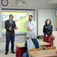 YKS hazırlık öğrencilerine ek kitap sürprizi 