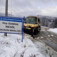 Karlı yollarda yoğun çalışma 