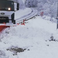 Karlı yollarda yoğun çalışma 