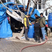 Su tankerleri depremzedeler için sahada 