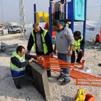 Büyükşehir’den depremzede çocuklara oyun parkı 