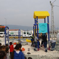 Büyükşehir’den depremzede çocuklara oyun parkı 