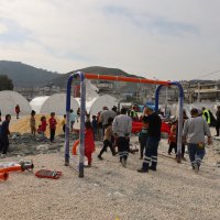 Büyükşehir’den depremzede çocuklara oyun parkı 