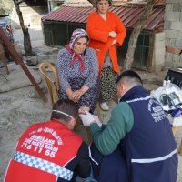 Sağlık hizmetleri depremzedelerin ayağına gidiyor 