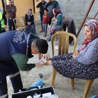 Sağlık hizmetleri depremzedelerin ayağına gidiyor 
