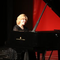 Piyanonun yıldızları depremzedeler için parladı 