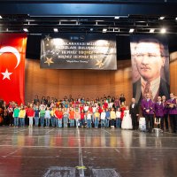 Piyanonun yıldızları depremzedeler için parladı 