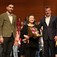 Piyanonun yıldızları depremzedeler için parladı 