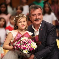 Piyanonun yıldızları depremzedeler için parladı 