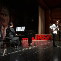 Piyanonun yıldızları depremzedeler için parladı 