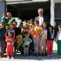 Depremzede çocukların ilacı; oyuncak 