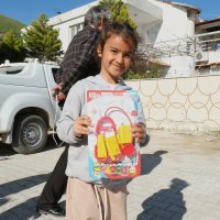 Depremzede çocukların ilacı; oyuncak 