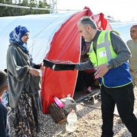 Afetin yükünü omuzlayan kadınlar unutulmadı 