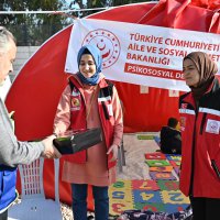 Afetin yükünü omuzlayan kadınlar unutulmadı 