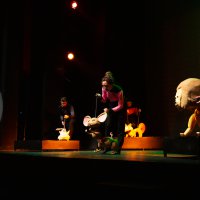 Perde çocuklar için açıldı 