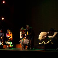 Perde çocuklar için açıldı 