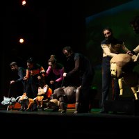 Perde çocuklar için açıldı 