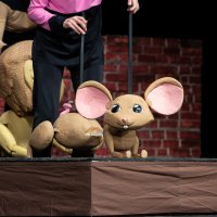 Perde çocuklar için açıldı 